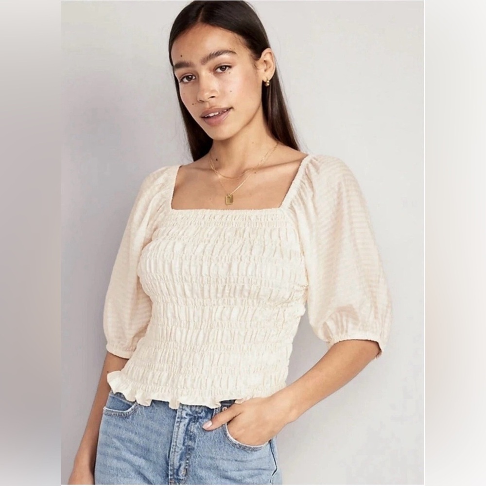 Old Navy Women’s Cream Smocked Puff Sleeve Top Size Medium